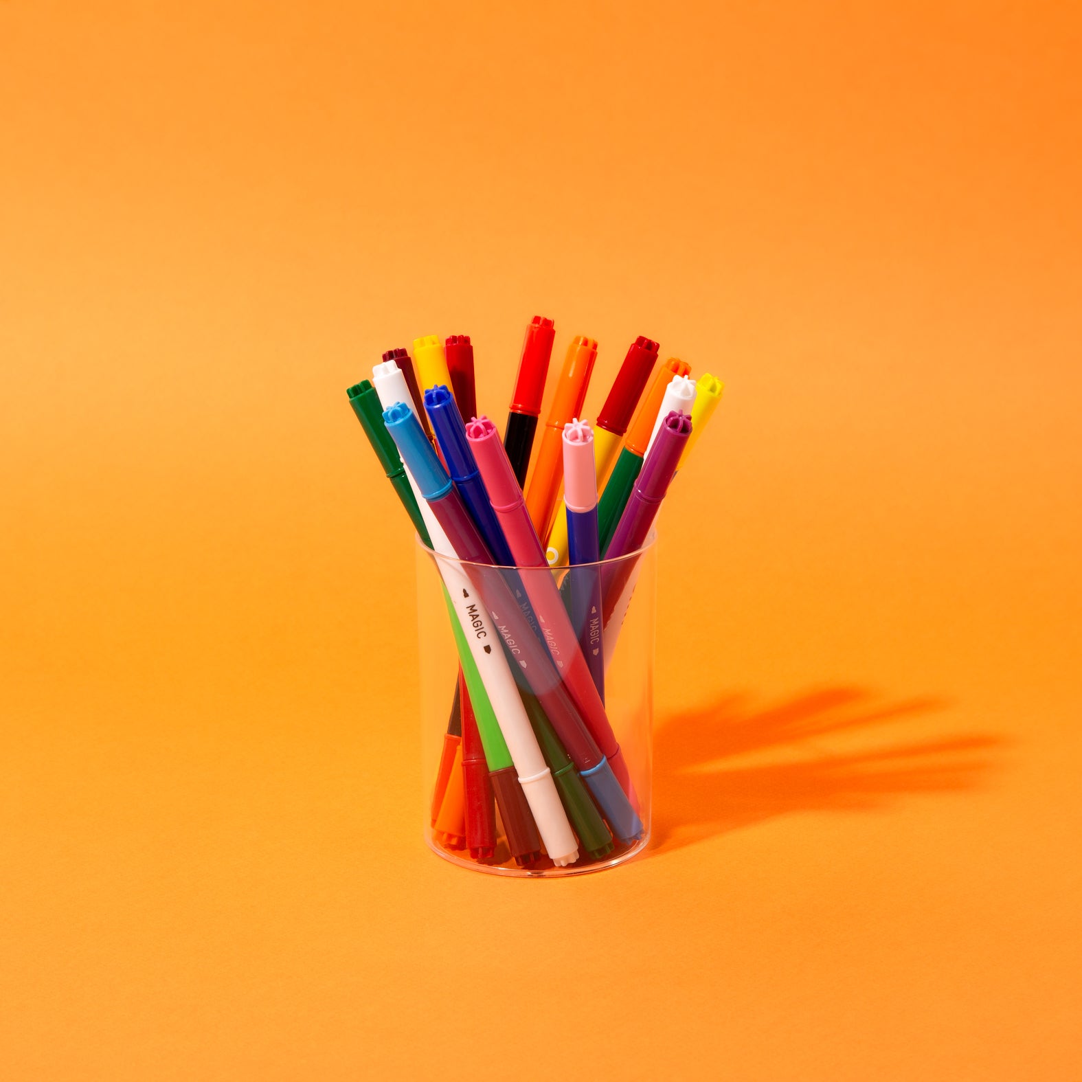 Magic Markers 16 Color Felt Tip Pens With Erasable Color Change Two White Pens