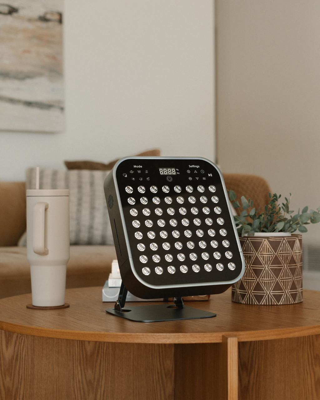 The Small Panel Red Light Therapy Device For Pain Relief And Skin Rejuvenation