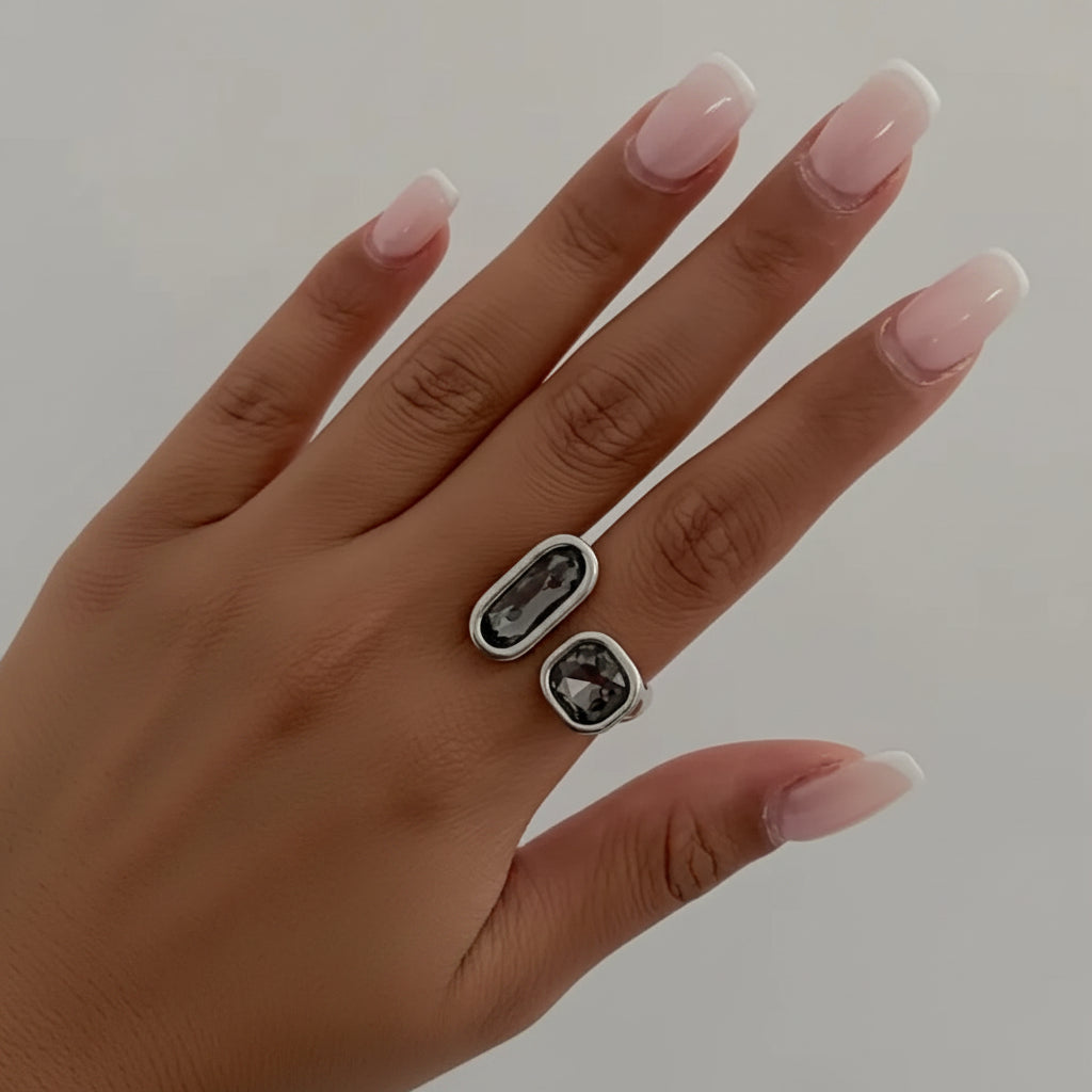 Elevate Adjustable Ring I Chic Ring that Elevates Your Look from the Boardroom to the Stadium