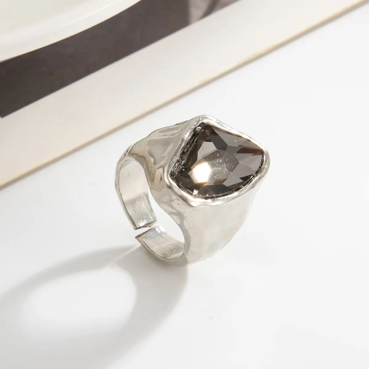 Elevate Adjustable Ring I Chic Ring that Elevates Your Look from the Boardroom to the Stadium