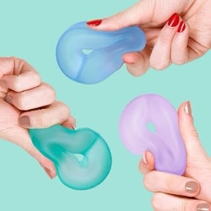 Speks Gump Loop Cool 3-Pack being squeezed