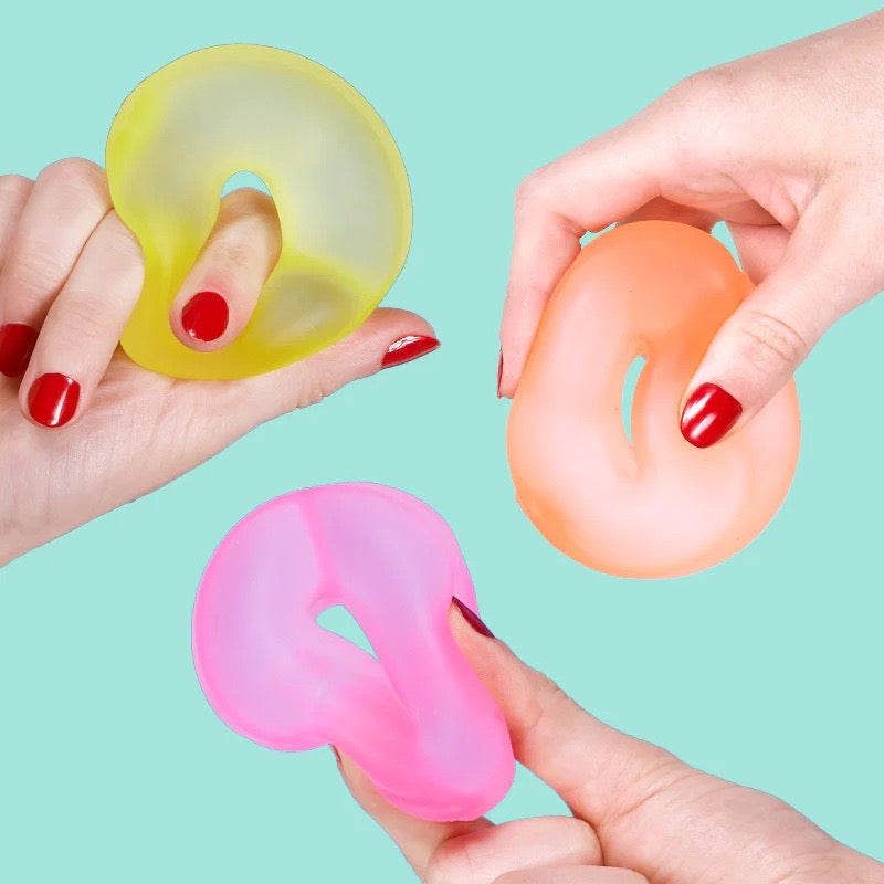 Speks Gump Loop Warm 3-Pack being squeezed